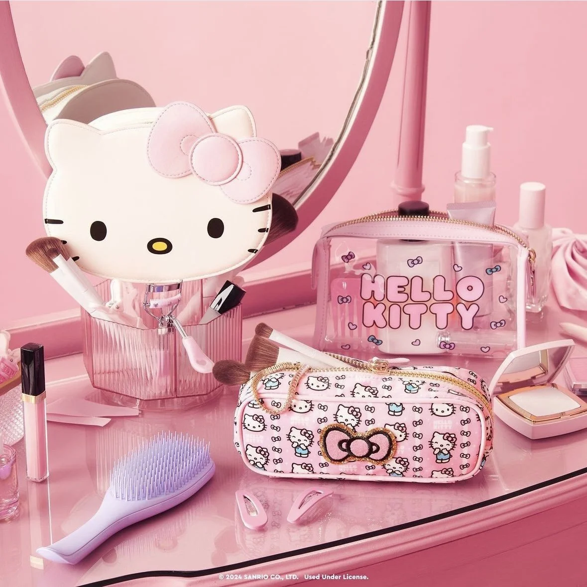 kitty　7月 Stoney Clover Lane x Hello Kitty Collection — EXTRA MAGIC MINUTES